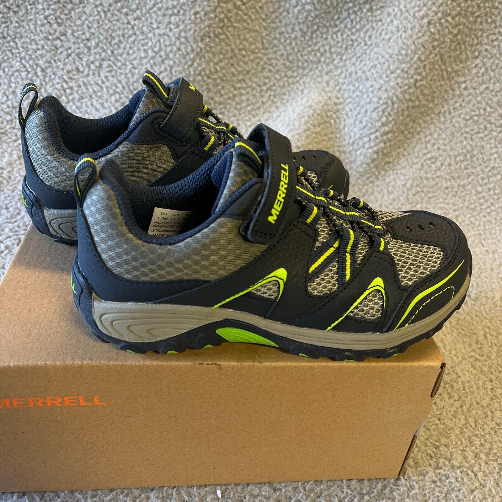 Merrell Trail Chaser Boys Kid Hiking Shoe 1.5 M Navy Green Sneaker Mk261237